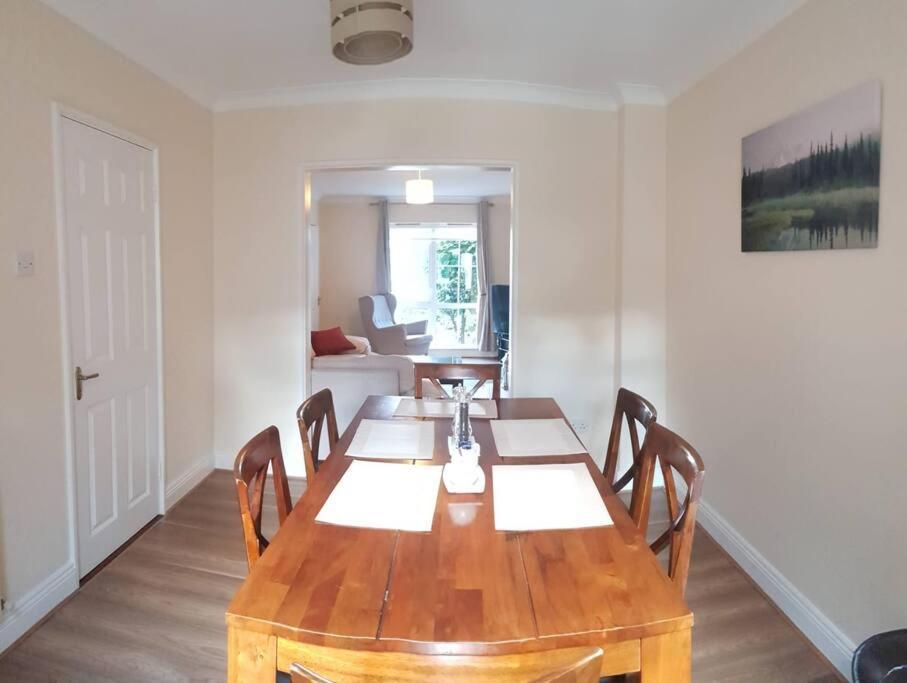 3 Bedroom 3 Bathroom House, Dublin 卢坎 外观 照片
